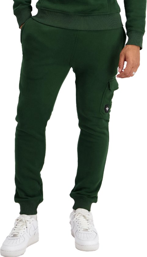 Hex banane noire. Pantalon de survêtement de couleur verte.