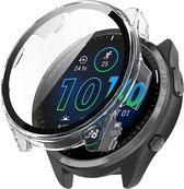 Transparante smartwatch case wordt op een Garmin Forerunner 965 geplaatst, met de tijd 10:10 op het scherm.