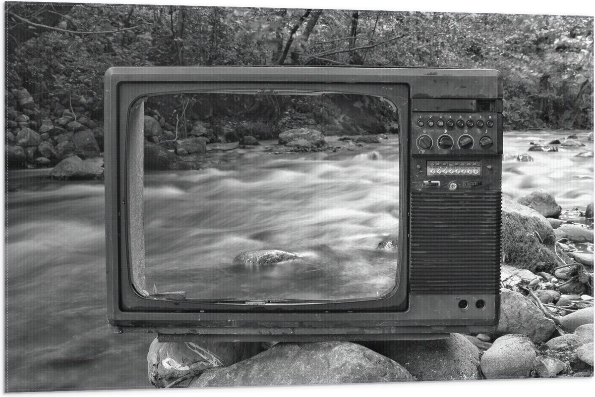 Vlag - Oude Vintage Televisie met Doorkijk op Rivier (Zwart-wit) - 105x70 cm Foto op Polyester Vlag
