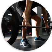 PVC Schuimplaat Muurcirkel - Mens - Spieren - Schoenen - Oefening - Sporten - Fitness - Sportschool - Gewichten - 80x80 cm Foto op Muurcirkel (met ophangsysteem)