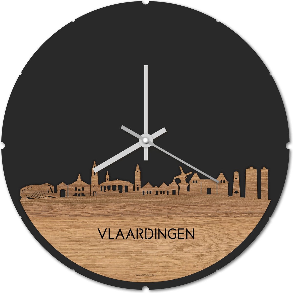 Skyline Klok Rond Vlaardingen Eikenhout - Ø 44 cm - Stil uurwerk - Wanddecoratie - Meer steden beschikbaar - Woonkamer idee - Woondecoratie - City Art - Steden kunst - Cadeau voor hem - Cadeau voor haar - Jubileum - Trouwerij - Housewarming -