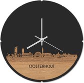 Skyline Klok Rond Oosterhout Eikenhout - Ø 44 cm - Stil uurwerk - Wanddecoratie - Meer steden beschikbaar - Woonkamer idee - Woondecoratie - City Art - Steden kunst - Cadeau voor hem - Cadeau voor haar - Jubileum - Trouwerij - Housewarming -