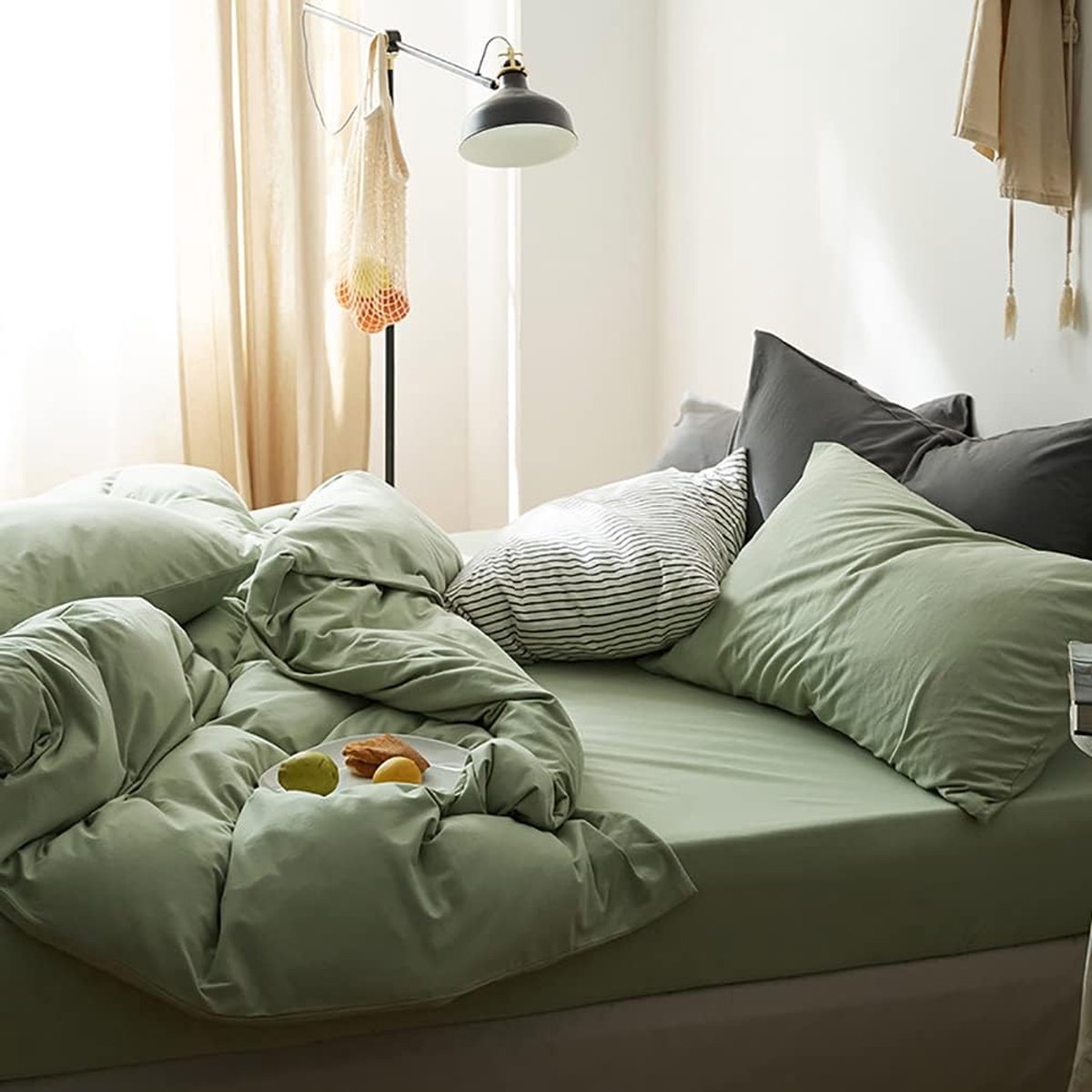 Aisbo Beddengoed 140 x 200 cm, 2-delige beddengoedset, zwart-grijs, 1 dekbedovertrek 140 x 200 cm 1 kussensloop 80 x 80 cm, Oeko-Tex, omkeerbaar beddengoed, zachte microvezel, met ritssluiting