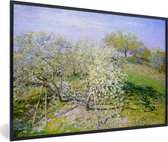 Fotolijst incl. Poster - Appelbomen in bloei - Schilderij van Claude Monet - 60x40 cm - Posterlijst