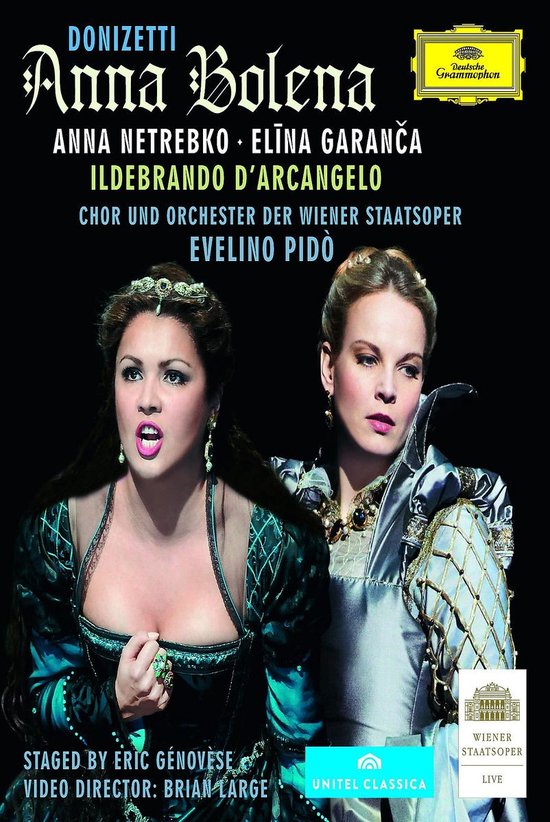 Anna Netrebko en Elina Garanca in kostuums voor "Anna Bolena". Links Netrebko met donker haar, rechts Garanca met blond haar.