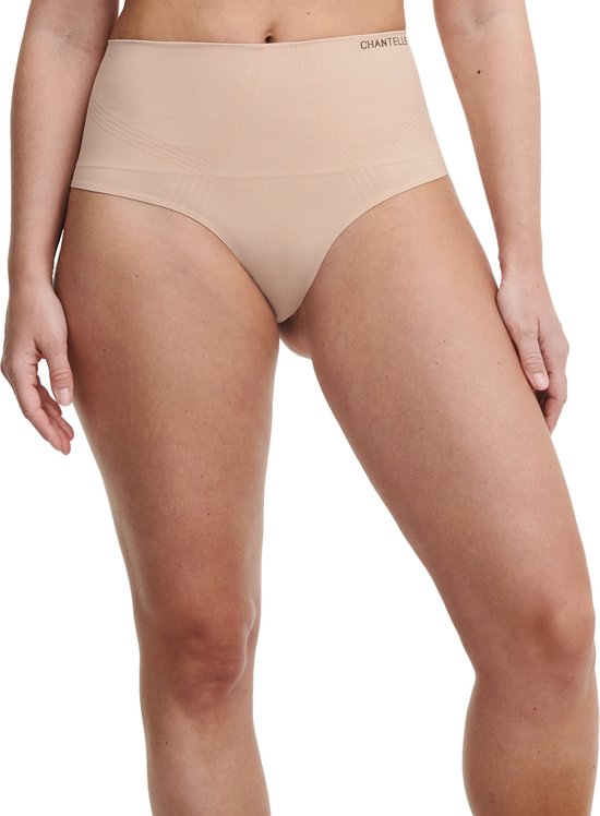 Chantelle Smooth Comfort Sculpting High-Waisted Slip - M - beige