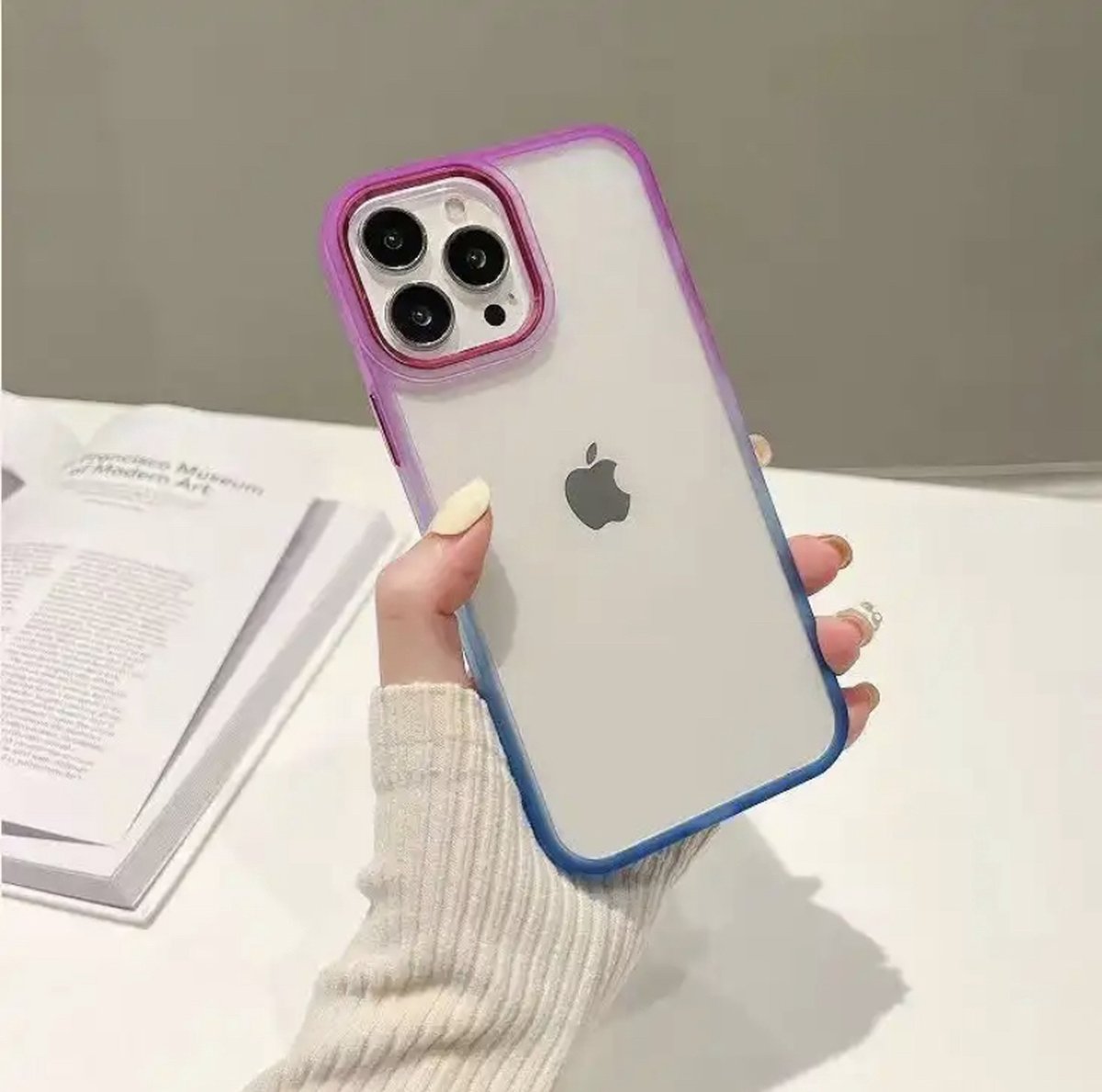 iPhone 14 Pro Max - Shockproof Case - Paars Blauwe Gradiënt Bumper en Back Cover - Camera Bescherming - Paarse Lens Frame