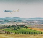 CD hoes met Italiaans landschap en tekst 'triosence giulia'.