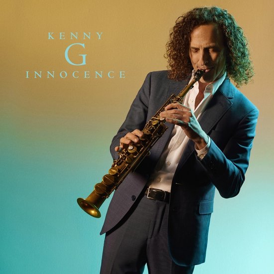 Kenny G speelt saxofoon op de albumhoes van Innocence. Hij draagt een pak.