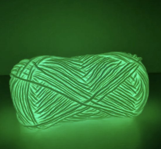 Glow in the dark - Wol - Garen - 53 meter lang - 2mm - Wit