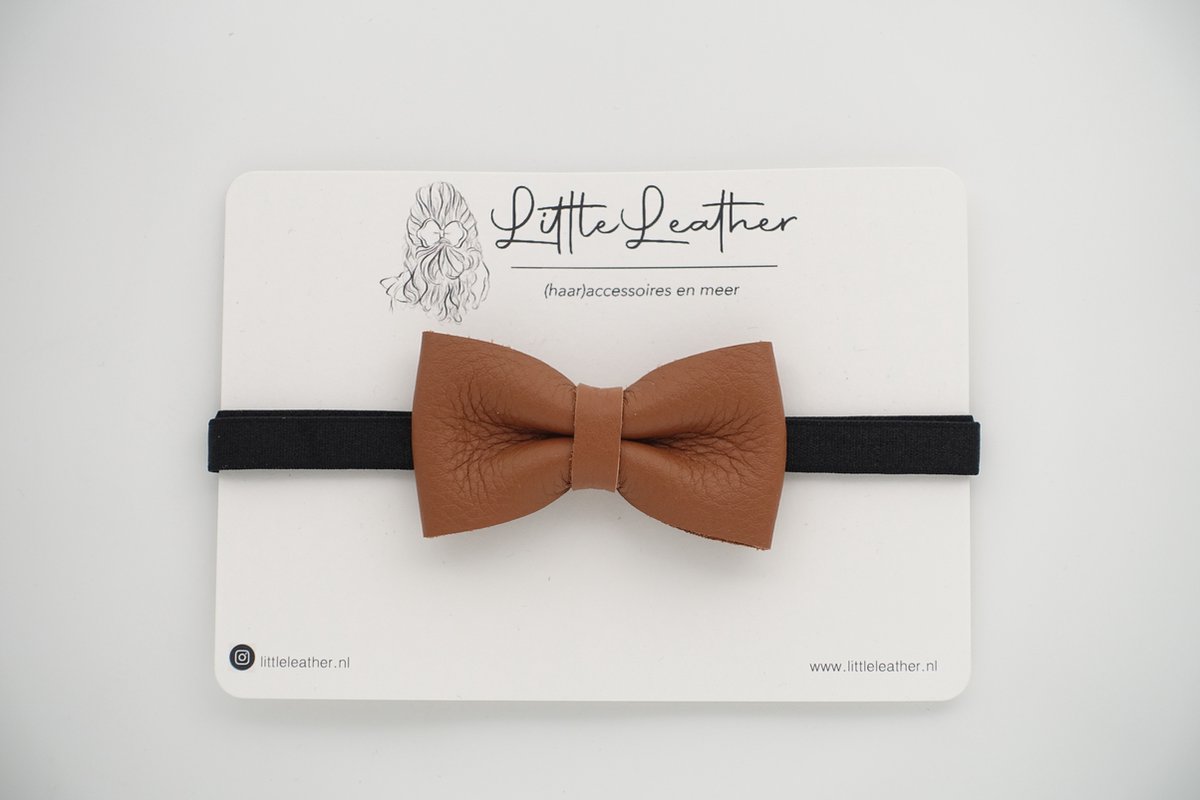 LittleLeather, Vlinderdas karamel, 7cm - echt leder - vlinderstrik - handgemaakt - cadeau - accessoires - bruiloft - bruidsjonker - gala - kostuum - kerst - kerstoutfit - jongen