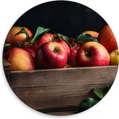 Dibond Muurcirkel - Krat Vol Verse Rode Appels - 50x50 cm Foto op Aluminium Muurcirkel (met ophangsysteem)