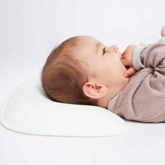 Oreiller bébé hypoallergénique avec évidement ergonomique et respirant - Développé par des experts avec des matériaux naturels sans substances nocives - Facile à nettoyer - Certifié et testé (blanc)