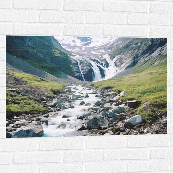 Muursticker - Bergen - Stenen - Water - Sneeuw - Gras - 90x60 cm Foto op Muursticker