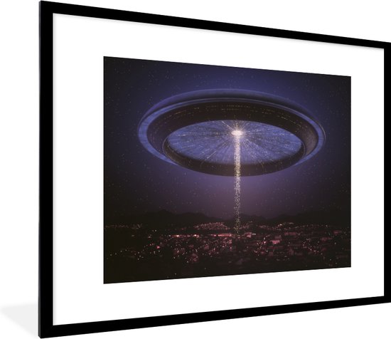 Photo en cadre - Une illustration d'un OVNI au dessus d'un cadre photo de ville noir avec passe-partout blanc 80x60 cm - Affiche sous cadre (Décoration murale salon / chambre)