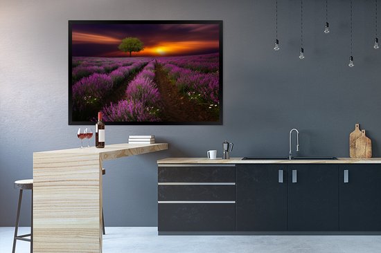 Photo encadrée - Beau champ de lavande un soir sombre avec cadre photo coucher de soleil noir 120x80 cm - Affiche encadrée (Décoration murale salon / chambre)
