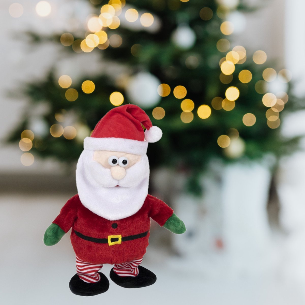 Pop. Deel Van De Kerstboom Met Vintage - Speelgoed En Een Elektrische Tuin Traditie Inrichting Het Huis Voor Nieuwe Jaar Image254260134