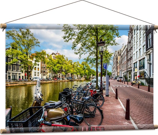 Textielposter - Rij Fiets Geparkeerd langs de Gracht in Amsterdam - 90x60 cm Foto op Textiel