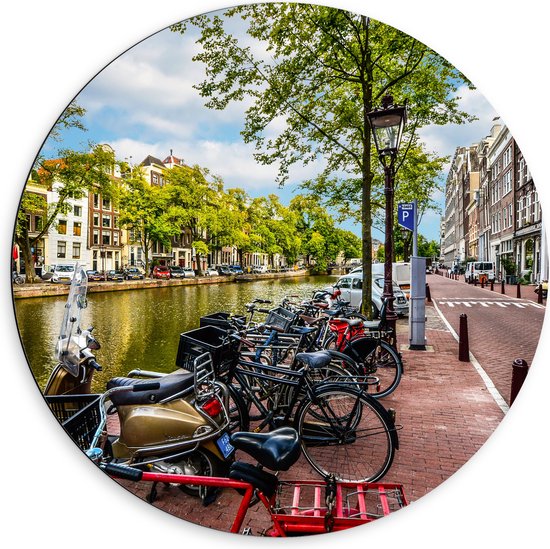 Dibond Muurcirkel - Rij Fiets Geparkeerd langs de Gracht in Amsterdam - 60x60 cm Foto op Aluminium Muurcirkel (met ophangsysteem)