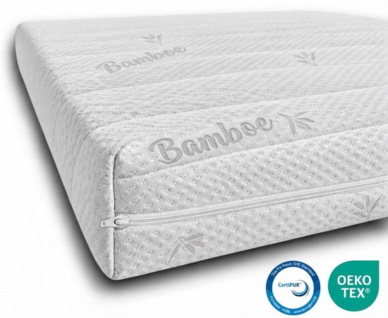 Matelas blanc avec housse en bambou zippée, doté des certifications CertiPUR et OEKO-TEX.
