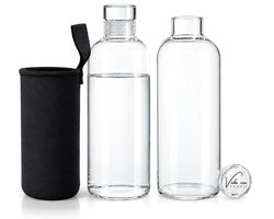 Glazen Drinkfles 1 Liter Met Glazen Dop Inclusief Beschermhoes - Waterfles Glas - 2 Stuks - Duurzaam - Lekvrij - Transparant Glas