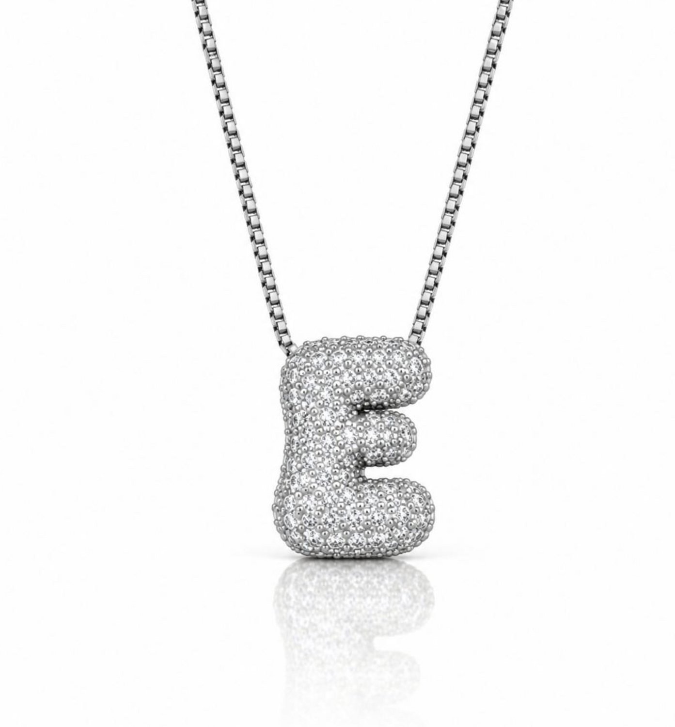 Maevi® Letter Ketting - Letter: E - Glitter Letterketting - Zirkonia Ketting - Lengte: 40 cm - Incl. Luxe Verpakking - Verzilverd - Bubbel Letter - Zilveren ketting / Zilveren letter - Hoge Kwaliteit - Luxe Ketting - Cadeau voor Moeder / Mama