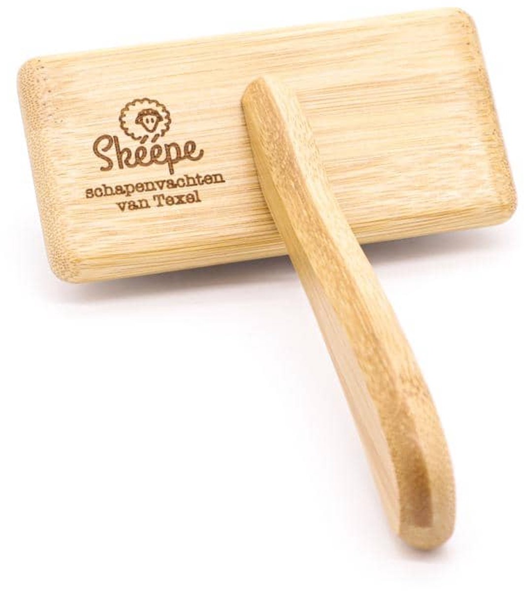 Wolkam voor schapenvachten en wol Hondenborstel met logo Skeepe van Texel - Hout