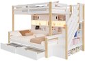 Wit hoogslaper met houten accenten, trap met opbergruimte, boekenkast met LED-verlichting en onderschuifbed met lade.