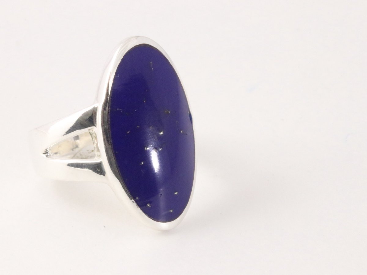 Ovale zilveren ring met lapis lazuli - maat 17.5