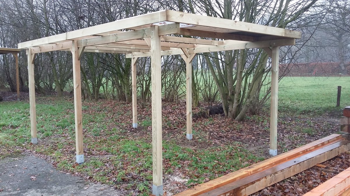 CARPORT OVERKAPPING VERANDA
