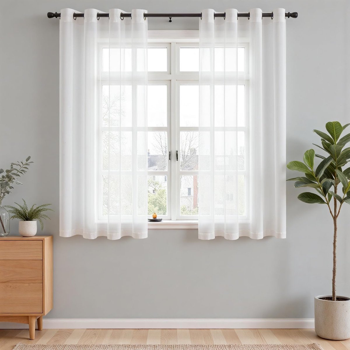 Gordijnen met ingestanste ringen, voile wit, modern, kort, set van 2, 145 x 140 cm (h x b), voor woonkamer, slaapkamer, kinderkamer, wit, semi-transparant, vitrage voor kleine ramen