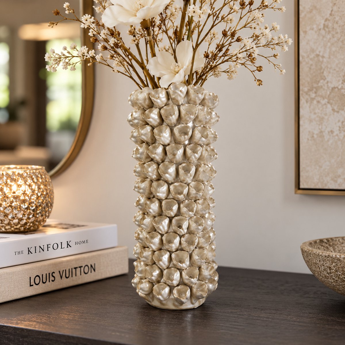 DKNC Schelpenvaas Keramiek 32 cm Hoog Parelmoer - Handgemaakte Design Vaas - Luxe Woondecoratie