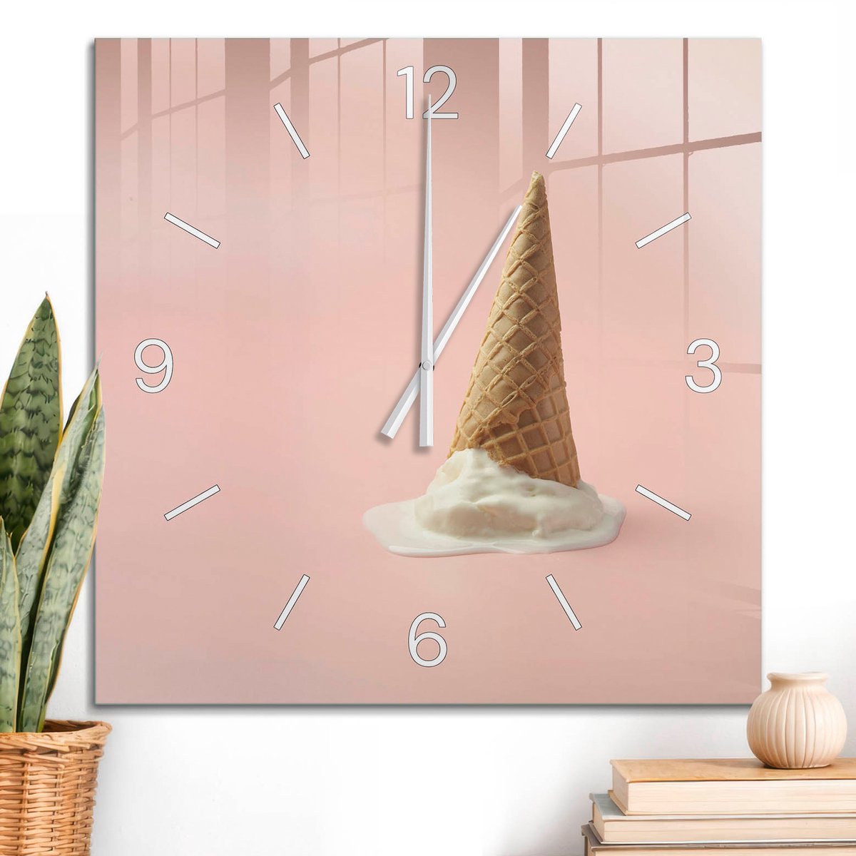ArtPrintCave Roze Glazen Klok - 60x60 cm - Wandklok Vierkant - Ijshoorntje Wandklok Keuken - Achtergronden En Patronen Unieke Klok - Witte Klokwijzers