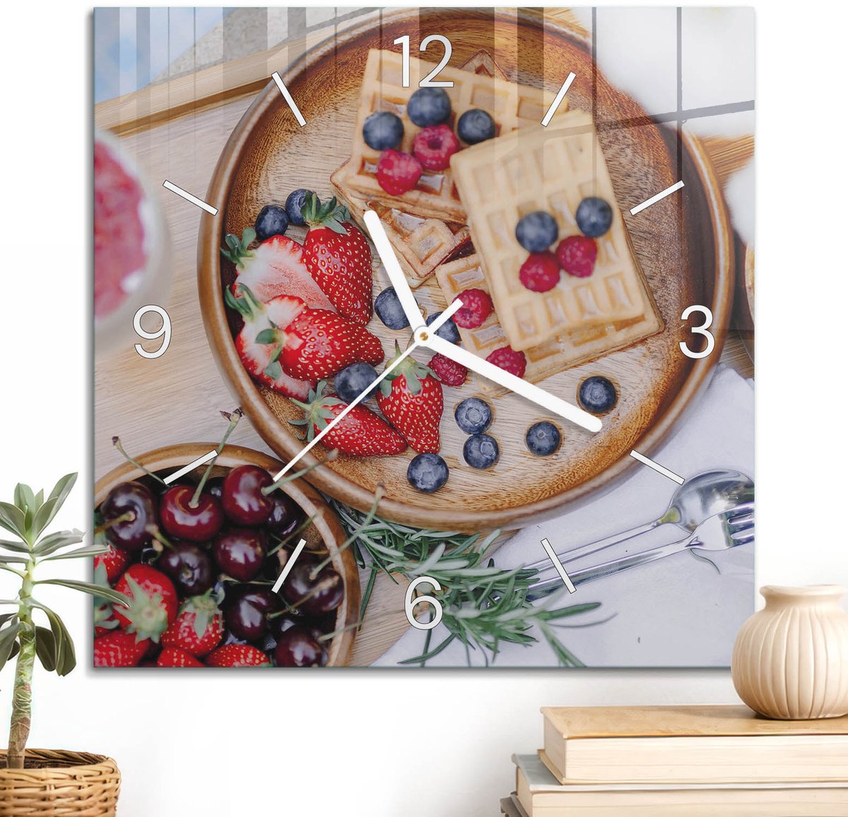 ArtPrintCave Rood Glazen Klok - 30x30 cm - Wandklok Vierkant - Fruitdessert Stille Wandklok - Natuur Wandklok Keuken - Witte Klokwijzers