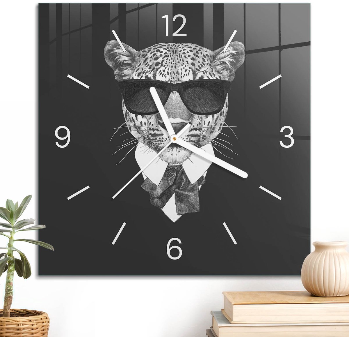 ArtPrintCave Zwart Glazen Klok - 30x30 cm - Wandklok Vierkant - Elegante Luipaard Stille Wandklok - Kunst Wandklok Keuken - Witte Klokwijzers