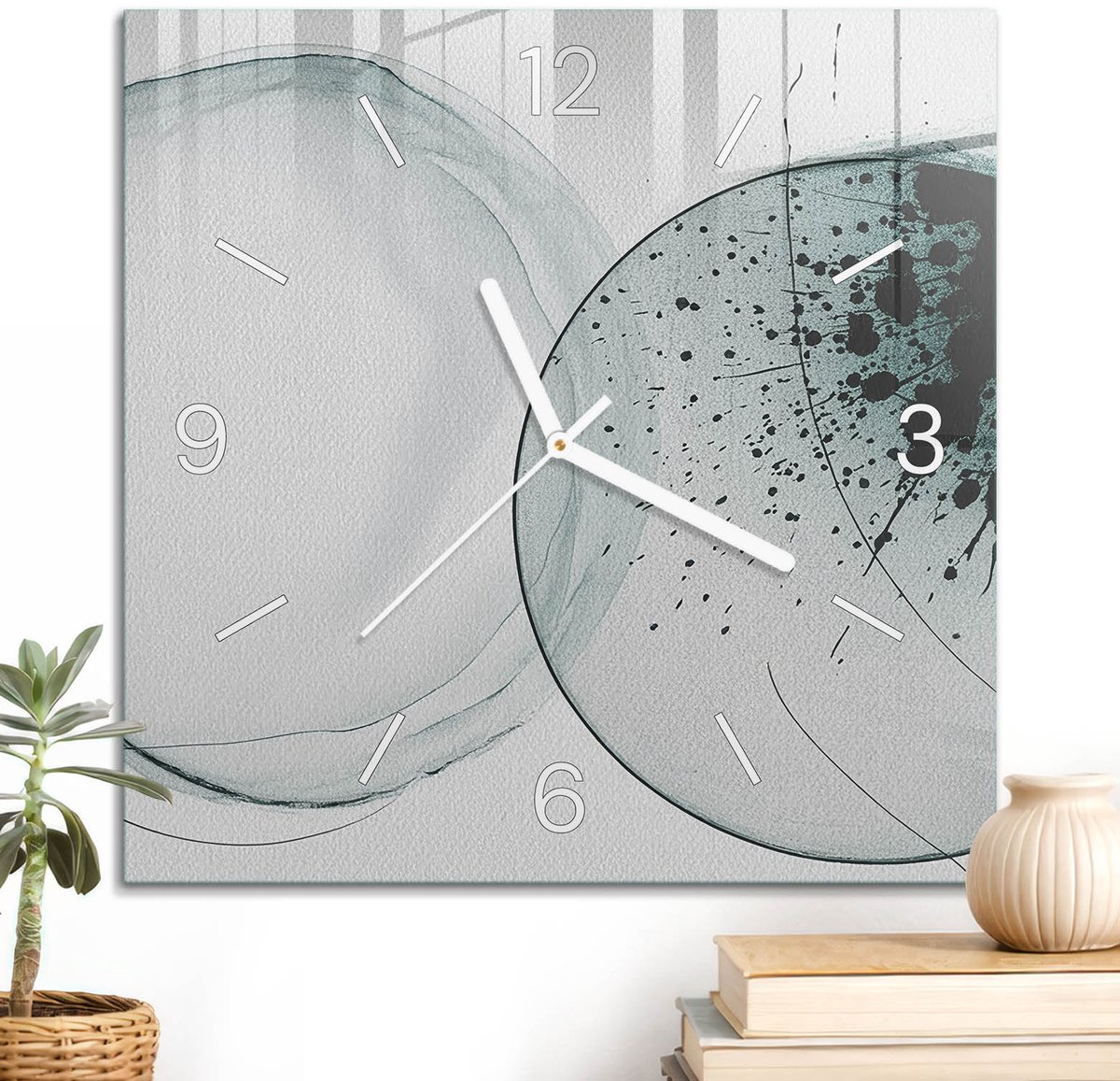 ArtPrintCave Grijs Glazen Klok - 30x30 cm - Wandklok Vierkant - Moderne Abstractie Stille Wandklok - Geometrie Wandklok Keuken - Witte Klokwijzers