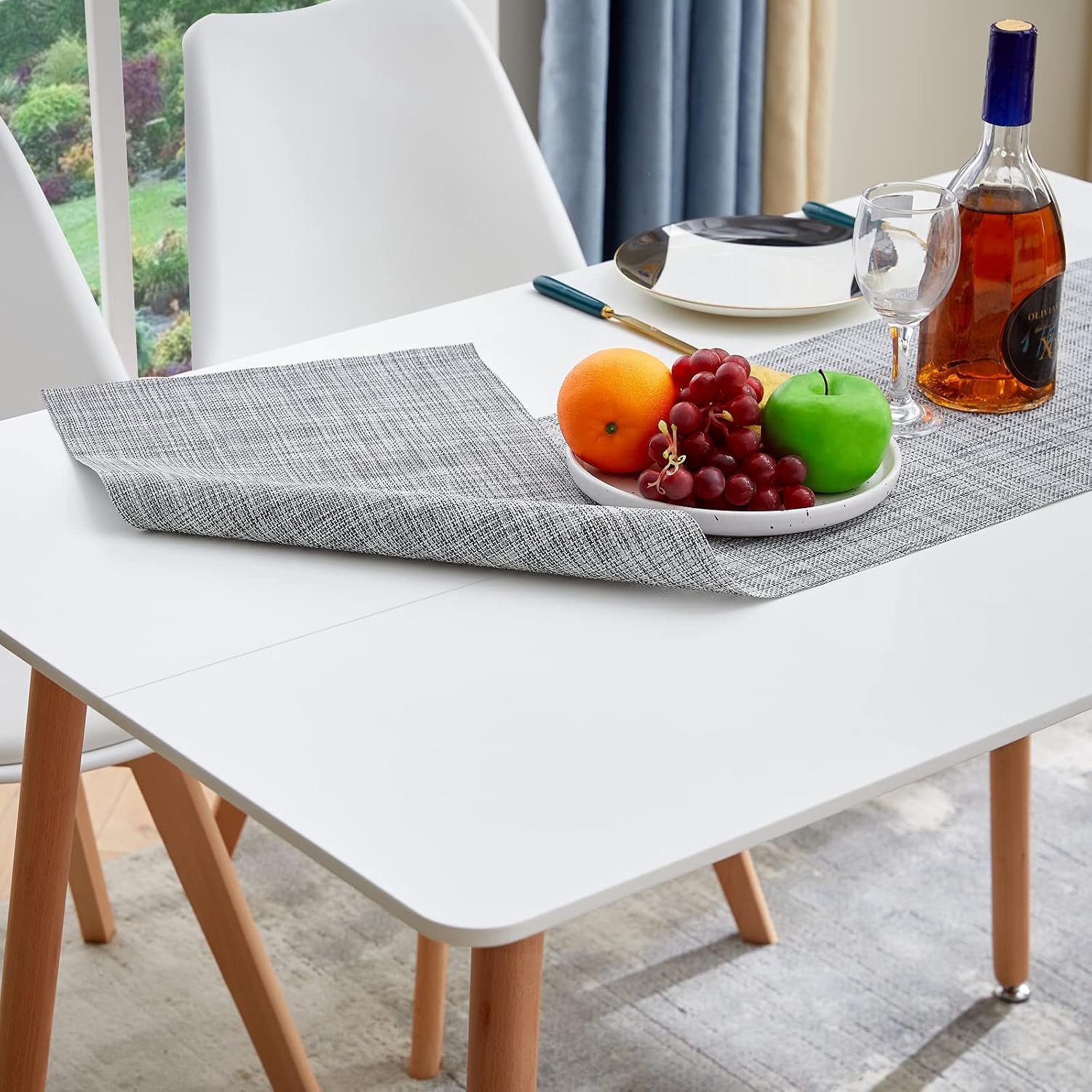 Moderne Eetkamerset met Rechthoekige Eettafel 110 x 70 cm en 4 Witte Eetkamerstoelen – MDF Tafelblad, Massief Beukenhouten Poten, Ergonomische Rugleuning, Kunstleer Bekleding – Keukentafelset voor 4 Personen