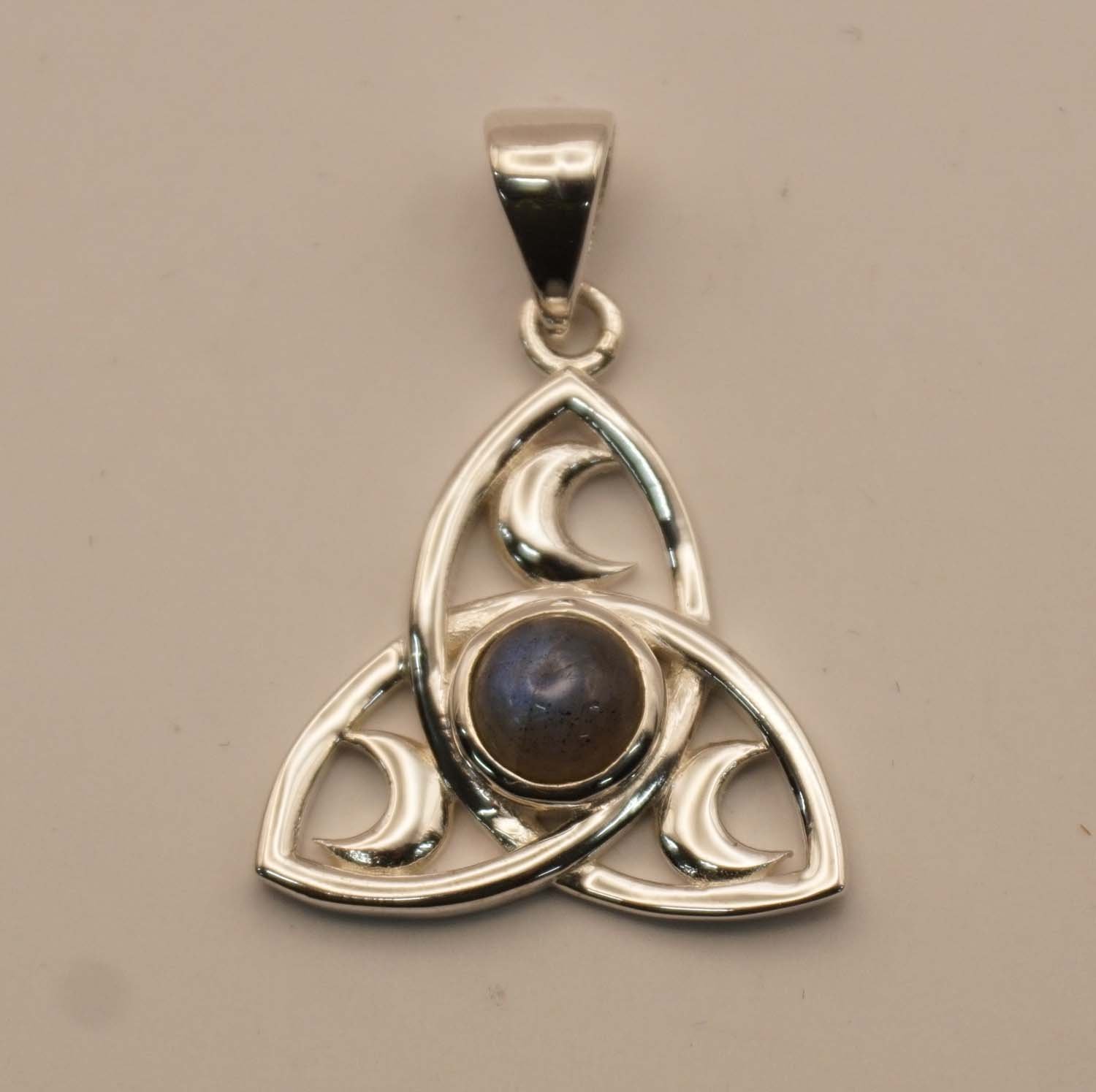 Zilveren hanger triskel erin manen met labradoriet steen - sterling zilveren hanger triskel met steen blauw, grijs - hanger knoop met natuurstenen voor aan ketting - hanger celtic knot - leuke pendant voor vrouwen