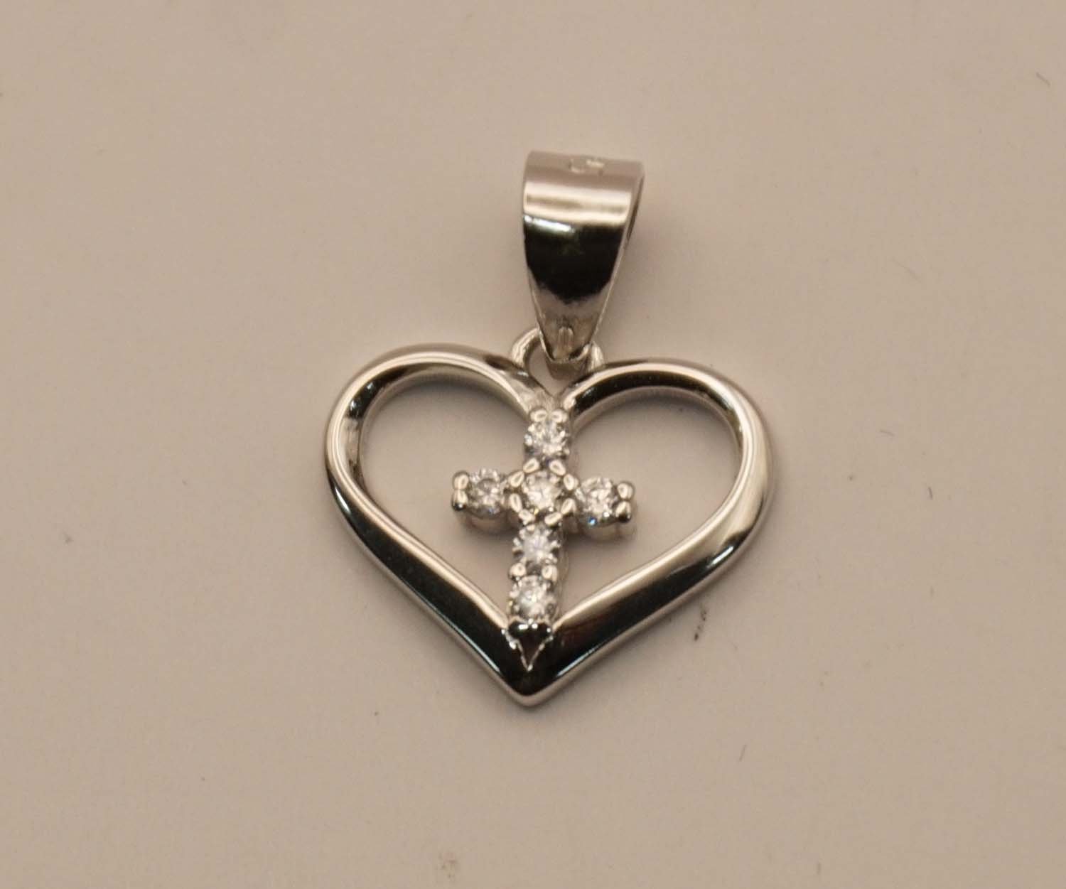 Zilveren hanger hart met kruisje - sterling zilveren hanger hartje - hanger voor je geliefde - gelovige liefdes hanger - pendant cross with heart - hartje hanger met kruis erin gemaakt van 925 zilver