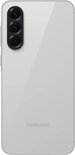 Achterkant van een grijze smartphone met een strak, minimalistisch ontwerp en Samsung-logo.