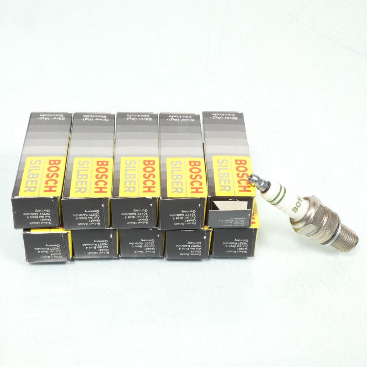 Bougie d'allumage Bosch pour Moto KTM 495 MX 1981 à 1994 Neuf