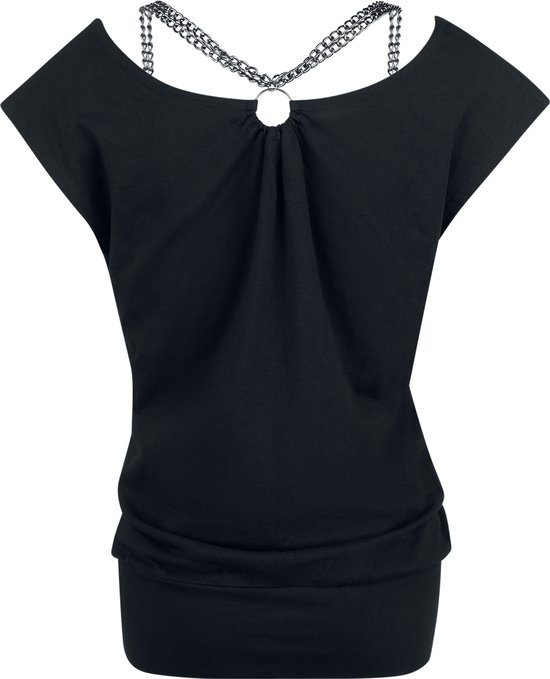 Zwart T-shirt met wijde halslijn, korte mouwen en een decoratieve zilverkleurige ketting bij de hals.