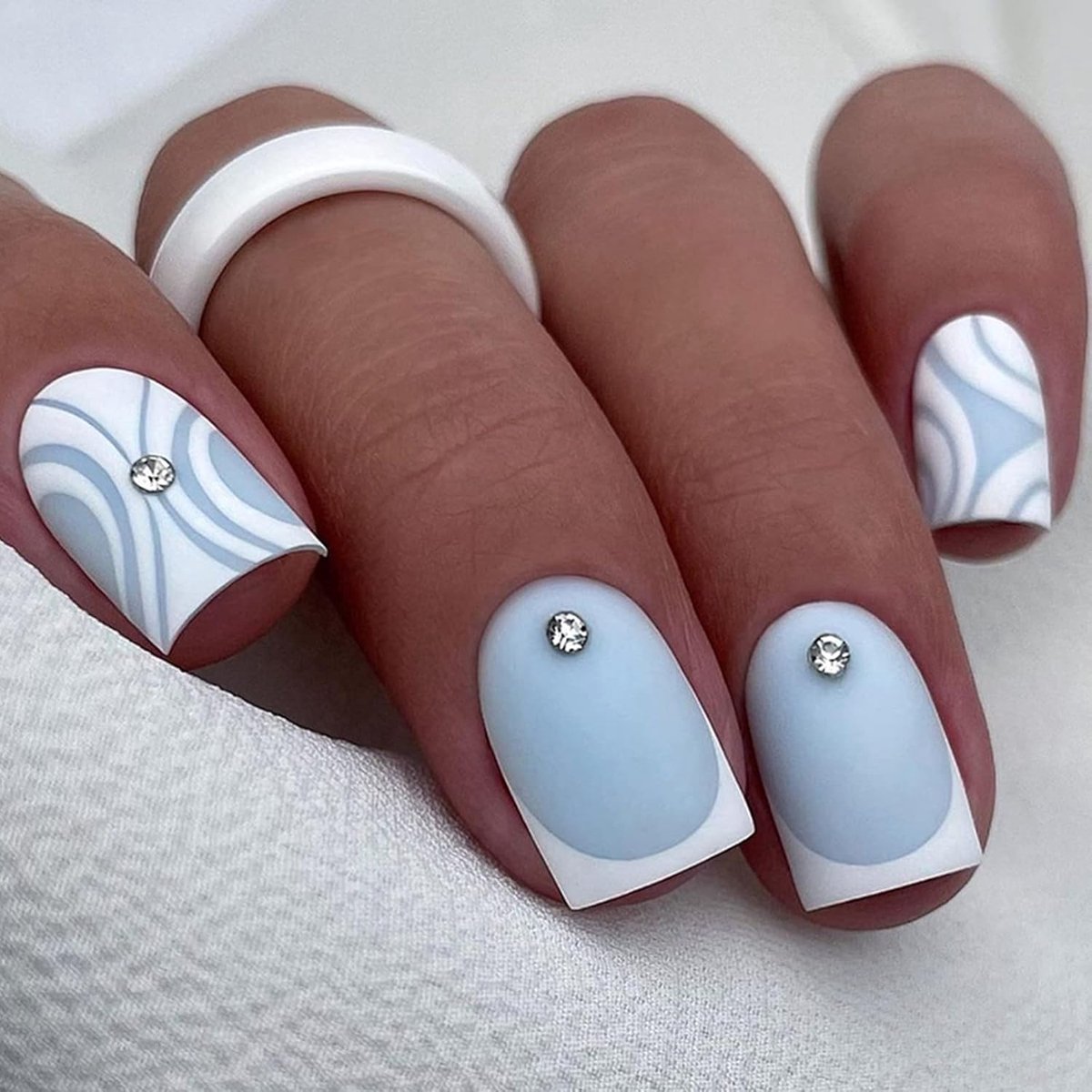 Nails om op te plakken, kort, rechthoekig, 24 stuks, mat, Franse tip, kunstnagels, lichtblauw, Franse kunstnagels met sticker, acryl kunstnagels
