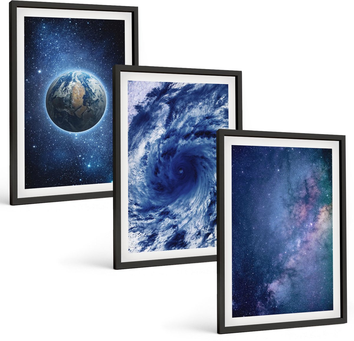 Coloray 3-Delige Schilderij Set - Aarde In Een Ruimtestorm En Sterrenstelsel - 40 x 60 cm - Decoratieve Schilderijen - Wanddecoratie - Hal - Muurdecoratie