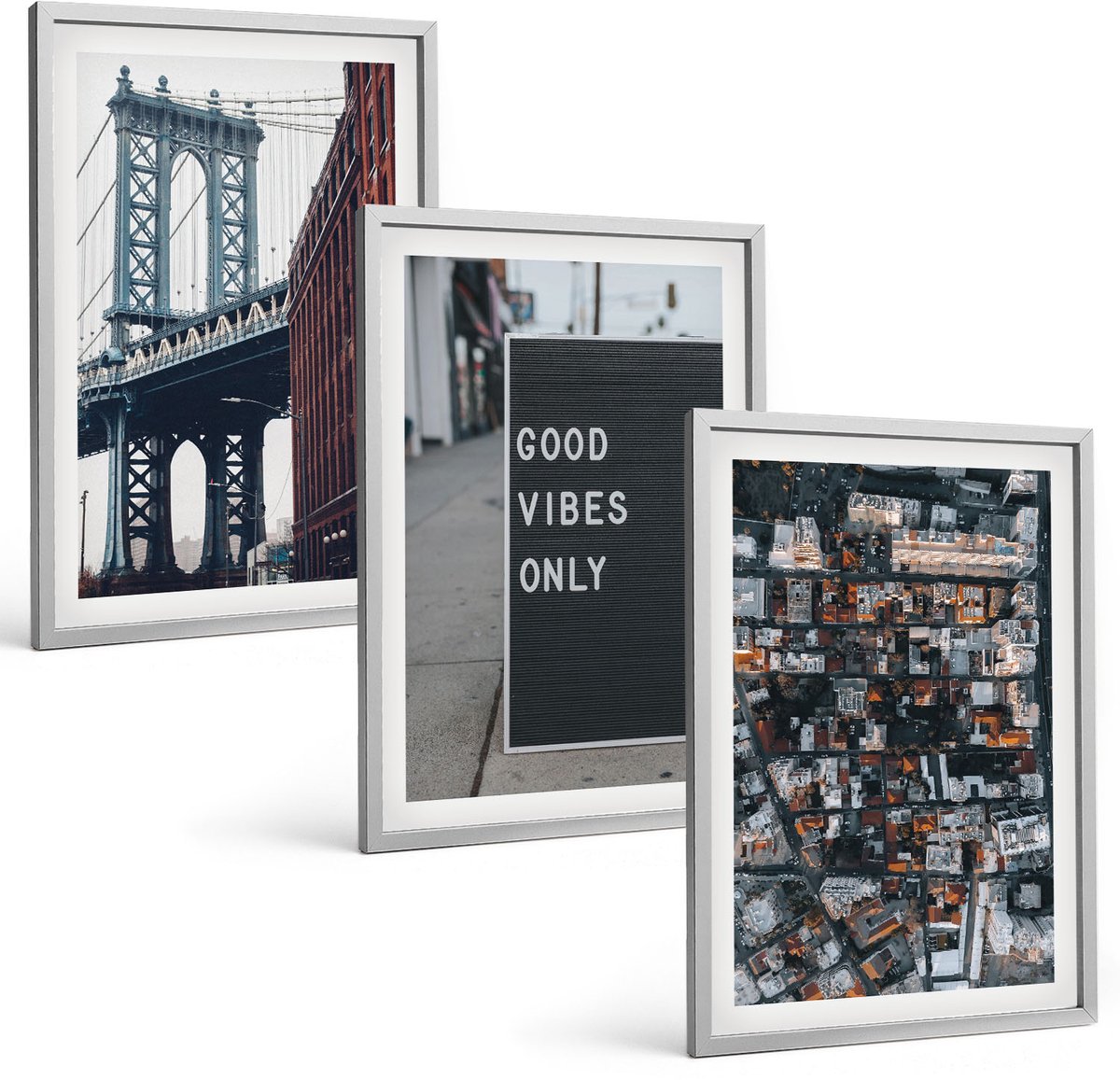 Coloray 3-Delige Schilderij Set - Brug In De Stad. Opschriften Op Straat. Luchtfoto. - 40 x 60 cm - Decoratieve Muurdecoratie - Slaapkamer