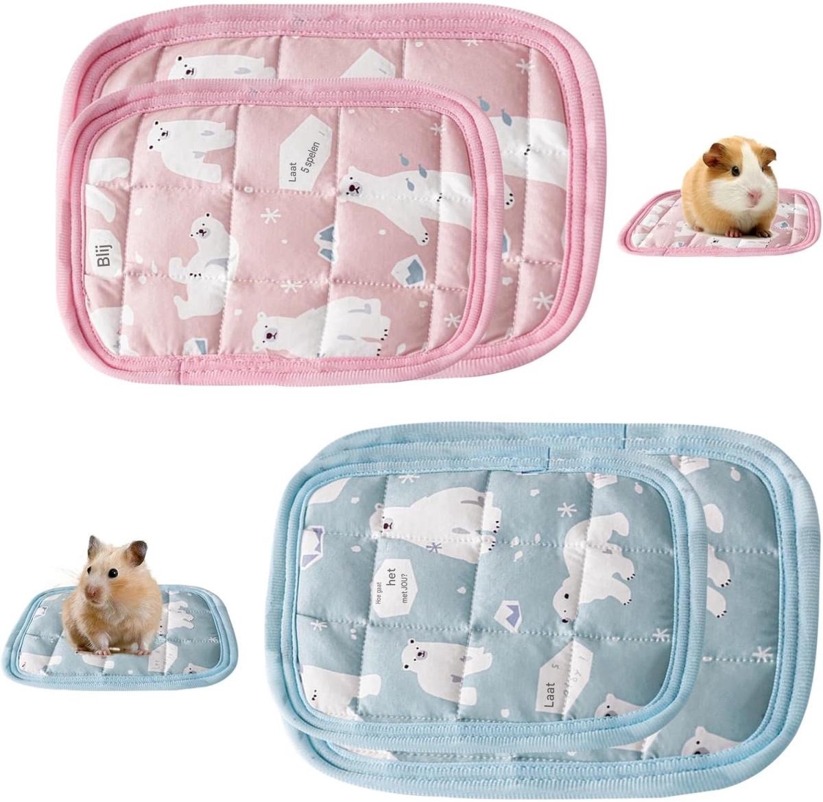 SSTRWGOOD 4 Stuks Kleintierbedden - Koelmat voor Kleine Huisdieren - Ademend en Verkoelend - Geschikt voor Konijnen, Cavia's, Chinchilla's en Eekhoorns - Polyester - Maten 16x21 cm en 21x31 cm