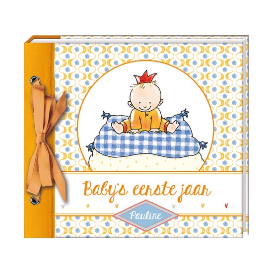 Boekomslag 'Baby's eerste jaar' met gestileerde patronen, illustratie van baby en naam 'Pauline'.