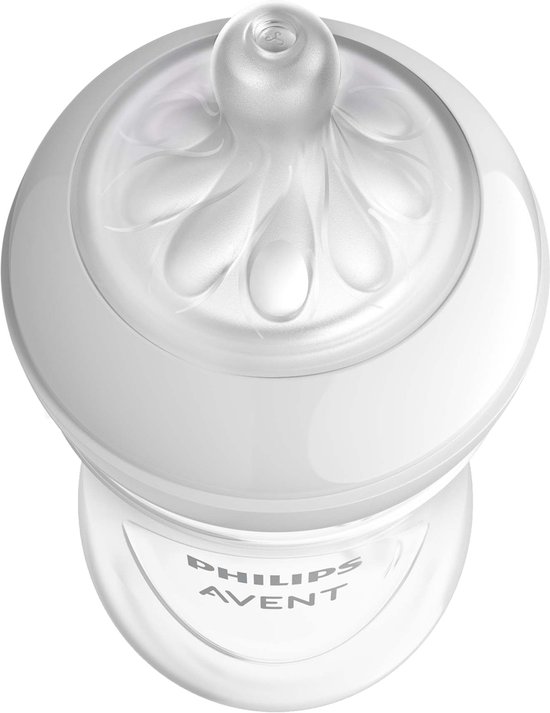 Philips Avent Natural Response speen, met een borstvormig uiteinde en bloemblaadjespatroon.