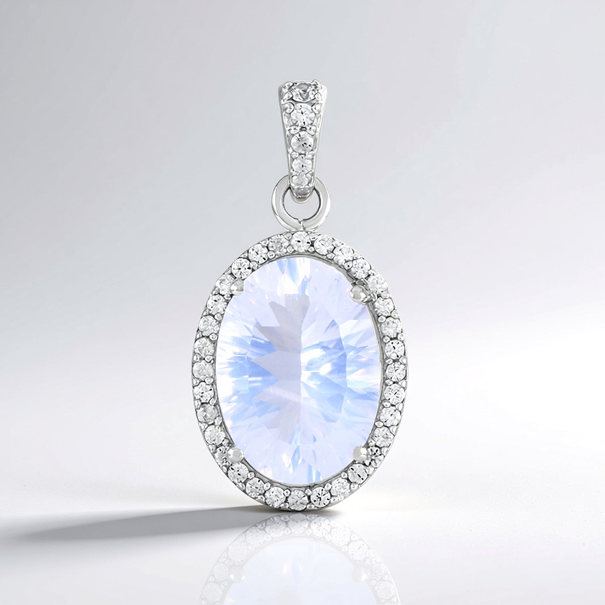 Cavill - Maanblauwe Kwarts Ovaal Hanger 4,68 ct - 925 Sterling Zilver Rhodium - Concave Snit - Zirkonia 33 Stenen - Elegant Sieraad