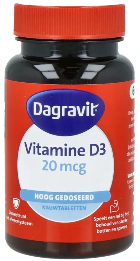 Zwart potje met rode dop, etiket met "Dagravit Vitamine D3 20 mcg hoog gedoseerd" en iconen.